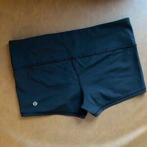 Lululemon Size 8 Spandex Shorts